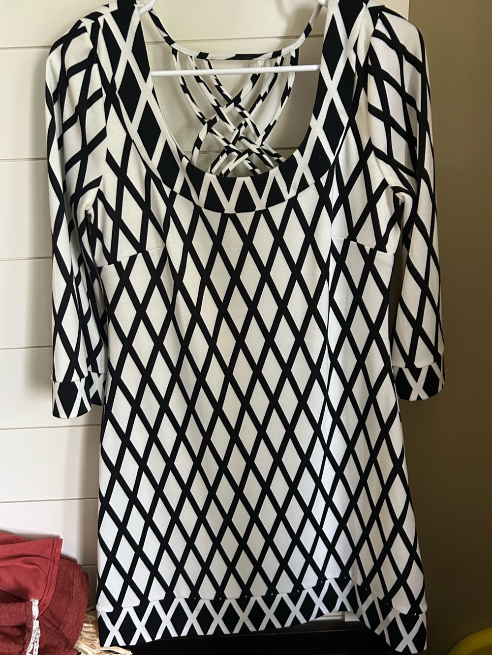 Women’s Black & White Lattice-Print Scoop Dress